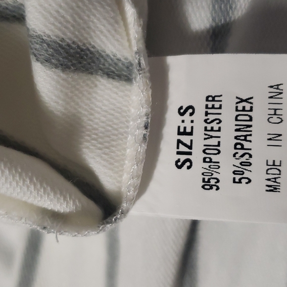 2x left🎉HP🎉New boutique Oversized striped top - Picture 6 of 7